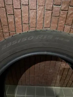 Pirelli 235/50 R19 サマー　タイヤ　札幌近郊引き取り限定のサムネイル