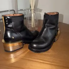 Givenchy ジバンシーのレザーショートブーツのサムネイル