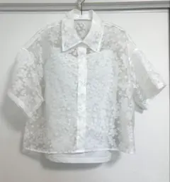【極美品】トレフルプラスワン　フラワーシアーシャツ 半袖 TREFLE+1のサムネイル