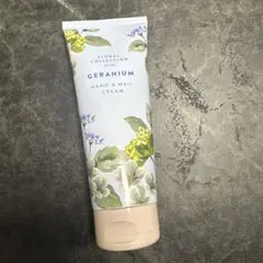 M&S Floral Collection Geranium ハンドクリームのサムネイル
