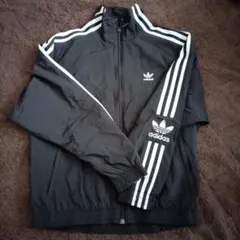 アディダス ナイロンジャケット ランニングウェア