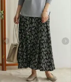 【SALE】URBAN RESEARCH DOORS小花柄ギャザーフレアスカート