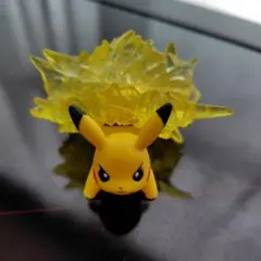 ポケモン フィギュア ピカチュウ 10万ボルト スマホスタンド - メルカリ