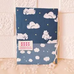 ハンドメイドブックカバー sleepybearと雲