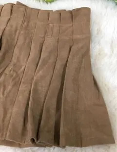 今のシーズンにピッタリ　キュロット　プリーツスカート風