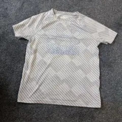 Under Armour グレー ストライプ Tシャツ YMD/JM140サイズ