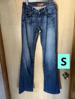 Item thumbnail for item 42dc36f1-d844-4a12-8ea0-5934965762c8