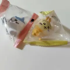 ちいかわ　100均　ミニフィギュア　ハチワレ　うさぎ