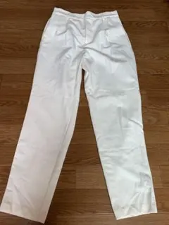 GU センタープレスストレートパンツ