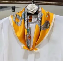 花柄 馬モチーフ スカーフ オレンジ シルク調 上品　大判風　小物