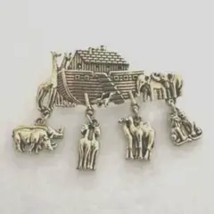 ノアの方舟モチーフのブローチ　アンティーク風　ゴールド　動物　舟（166）