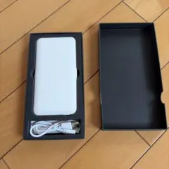 モバイルバッテリー 10000mAh 本体 ホワイト　箱付き
