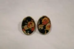花柄オーバル型ピアス ヴィンテージ風