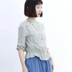 【新品・美品】merlot メルロー Vネックレースブラウス グリーンのサムネイル