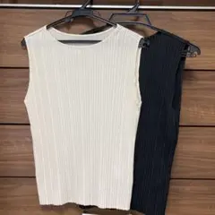 UNIQLO ユニクロ　プリーツ ノースリーブT 2枚セット