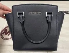 MICHAEL KORS ブラックショルダーバッグ