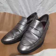 ZARA メタリックシルバー ローファー 39