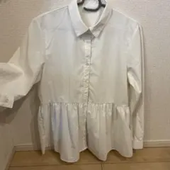 GU 白　ぺプラム　ブラウス　Mサイズ