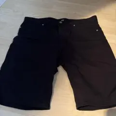H&M ブラック ショートパンツ EUR 32