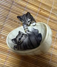 キジトラ　猫の置き物　ドマン　陶器のサムネイル