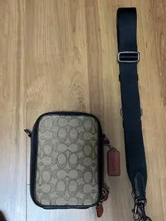 COACH シグネチャー ショルダーバッグのサムネイル