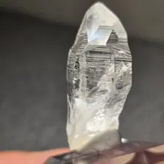 ブラジル産 天然水晶ポイント 167g ブルールチル入り 高透明 六角柱