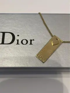 クリスチャンディオール　ネックレス　ゴールド　ハート　ロゴプレート　デザイン希少