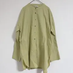 カプリシュレマージュ オリーブグリーン ボタン付き 長袖シャツ