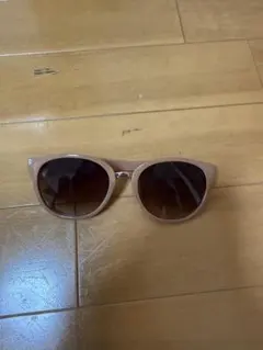 ベージュ系 サングラス