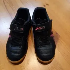 サッカーシューズ　室内用　18センチ