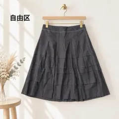 自由区 ティアードスカート 38 グレー タック フレア 光沢 通勤 きれいめ
