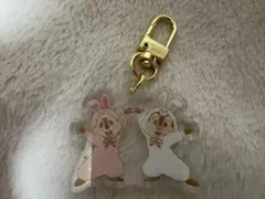 ディズニーストア　チップとデール　うさぎ　シークレットキーチェーン