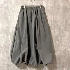 新品未使用　SHEIN バルーンスカート　シンプル　カジュアル　可愛い　綺麗めのサムネイル