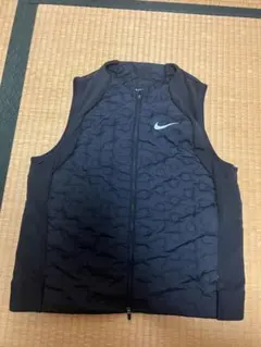 Nike Aeroloft ブラック ベスト