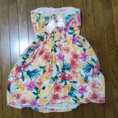 Bershka フラワープリント ストラップレスドレス