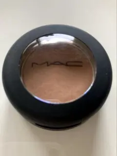M.A.C パウダー キス アイシャドウ　 ワット クラウト！のサムネイル