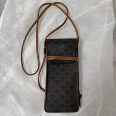 CELINE スマホショルダーバッグ ブラック 【値下げ交渉可】 CELINE スマホショルダーバッグ ブラック 【値下げ交渉可】 - メルカリ