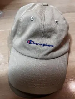 Champion ベージュキャップ
