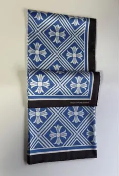 新品未使用春物クロムハーツ　大判スカーフ 100cm×100cブルー× ブラック