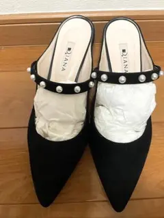 DIANA パール付きブラックミュール