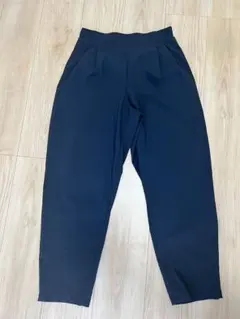ウルトラストレッチテーパードパンツ