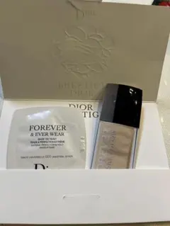 ディオールスキン フォーエヴァー&エヴァー ベース サンプル