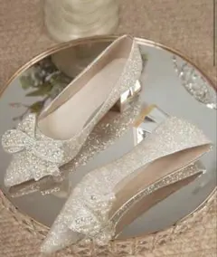 シルバー ビジュー付きリボン パンプス