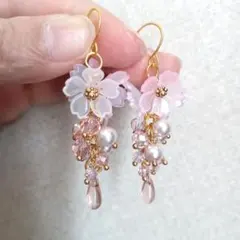 №486　チェコドロップ×桜ピアスイヤリング　ハンドメイド