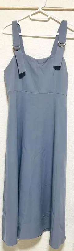 青いワンピース