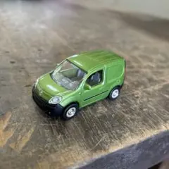 ルノー　カングー　ミニカー グリーン