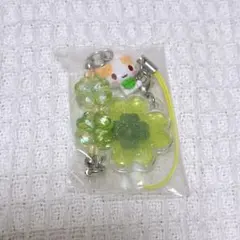 サンリオ　シークレットクローバーストラップ　マシュマロみたいなふわふわにゃんこ