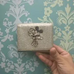 ACCOMMODE ミッキー刺繍 三つ折り財布 シルバー