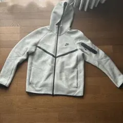 Nike グレー ジップアップパーカー 人気モデルNIKEテックフリース