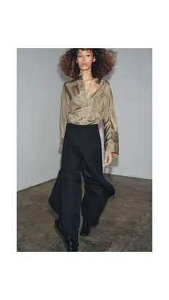 ZARA スリットワイドレッグパンツ